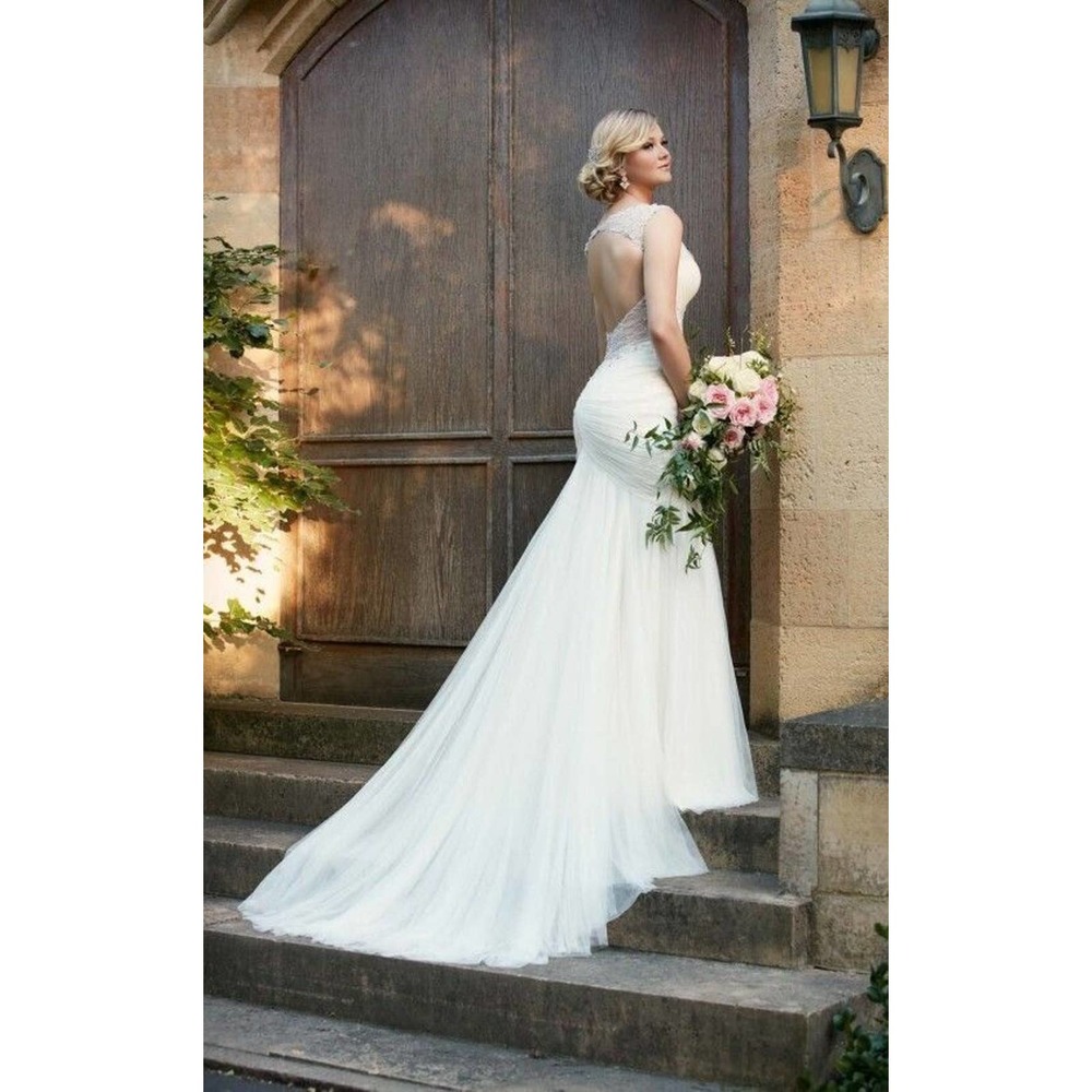 Essence of Australia size 10 French Tulle Satin Diamante mermaid Wedding Dress